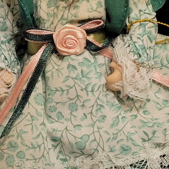 Artmark 1998 Crowne Fine Porcelain Dolls Candy New, with tag - Picture 12 of 15